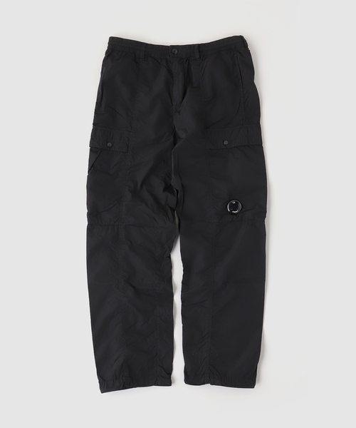 C.P. COMPANY（シーピーカンパニー）の「C.P.Company / シーピーカンパニー CHROME-R REGULAR CARGO LENS PT（カーゴパンツ・メンズ・ブラック/カーキ・46/48/44）」の2枚目の写真