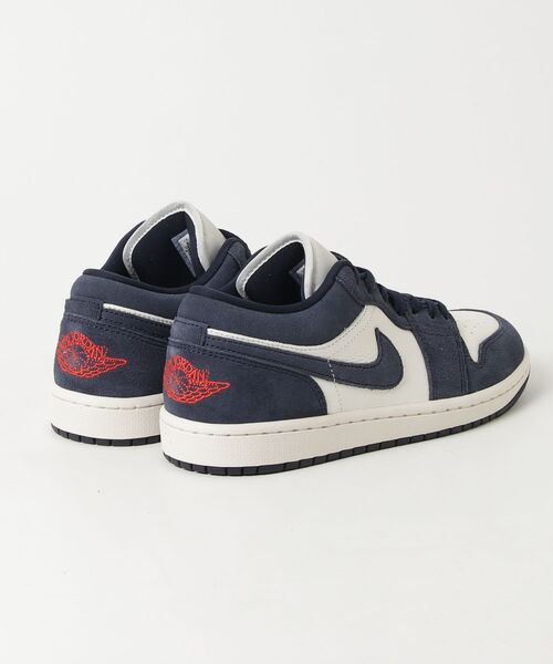 JORDAN BRAND(ジョーダンブランド)の「AIR JORDAN 1 LOW SE(スニーカー・メンズ・ネイビー・26.0cm/26.5cm/27.0cm/27.5cm/28.0cm/28.5cm/29.0cm/25.5cm)」の2枚目の写真