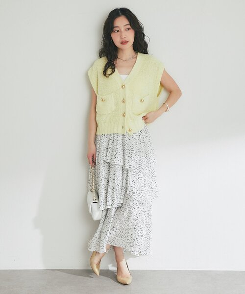 La boutique BonBon(ラブティックボンボン)の「【着回し力抜群】ペーパーヤーンニットベスト(ニット/セーター・レディース・オフホワイト/イエロー/サックスブルー・FREE)」の7枚目の写真