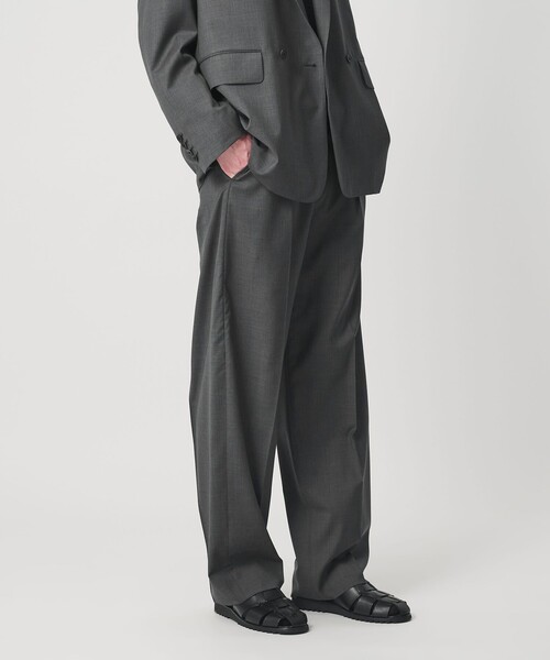 LOEFF(ロエフ)の「【別注】<BEAUTY&YOUTH × LOEFF>トロピカルウール アジャスタブル パンツ MENS(その他パンツ・メンズ・オリーブ・0/2/1)」の2枚目の写真