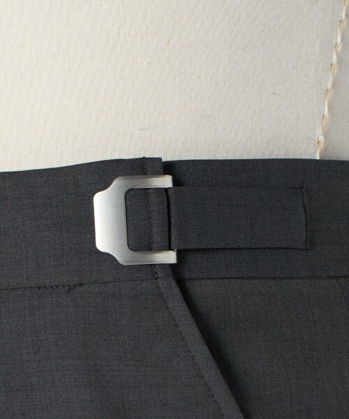 LOEFF(ロエフ)の「【別注】<BEAUTY&YOUTH × LOEFF>トロピカルウール アジャスタブル パンツ MENS(その他パンツ・メンズ・オリーブ・0/2/1)」の17枚目の写真