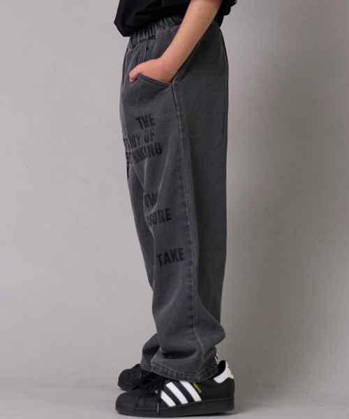 PAIRMANON STREET（ペアマノンストリート）の「デニム ロゴプリント ストレート パンツ【PAIRMANON STREET】（デニムパンツ・キッズ・インディゴブルー/ブラック/ブラック系その他・110/130/100/90/120/140/160/150）」の9枚目の写真