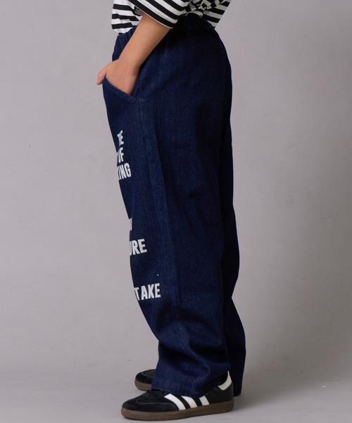 PAIRMANON STREET（ペアマノンストリート）の「デニム ロゴプリント ストレート パンツ【PAIRMANON STREET】（デニムパンツ・キッズ・インディゴブルー/ブラック/ブラック系その他・110/130/100/90/120/140/160/150）」の13枚目の写真