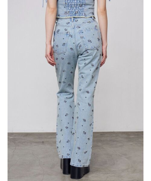 EMODA(エモダ)の「クラッシュフレアデニム(デニムパンツ・レディース・ライトブルー/インディゴブルー/ブラウン・MEDIUM/SMALL)」の19枚目の写真