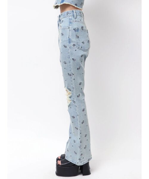 EMODA(エモダ)の「クラッシュフレアデニム(デニムパンツ・レディース・ライトブルー/インディゴブルー/ブラウン・MEDIUM/SMALL)」の5枚目の写真