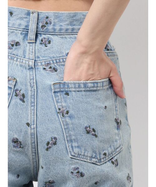 EMODA(エモダ)の「クラッシュフレアデニム(デニムパンツ・レディース・ライトブルー/インディゴブルー/ブラウン・MEDIUM/SMALL)」の8枚目の写真