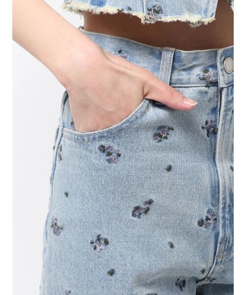 EMODA(エモダ)の「クラッシュフレアデニム(デニムパンツ・レディース・ライトブルー/インディゴブルー/ブラウン・MEDIUM/SMALL)」の9枚目の写真