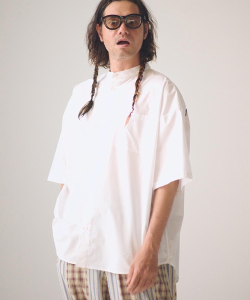 ADAM PATEK(アダムパテック)の「mhs2581-ap embroidery stand collar shirt 半袖シャツ(AP2615032)(シャツ/ブラウス・メンズ・グレー/ホワイト/ダークグレー・2/1)」の1枚目の写真