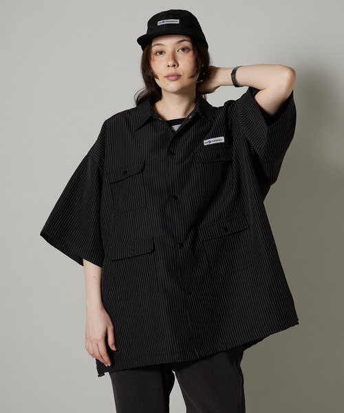 OK YESTERDAY（オッケーイエスタデイ）の「OK YESTERDAY / オーケー イエスタデイ ショートスリーブ ユーティリティシャツ / SHORT-SLEEVE UTILITY SHIRT 2026年 夏 夏服（シャツ/ブラウス・レディース・ブルー/ブラック系その他/カーキ/ブラック/ネイビー・M/L）」の2枚目の写真