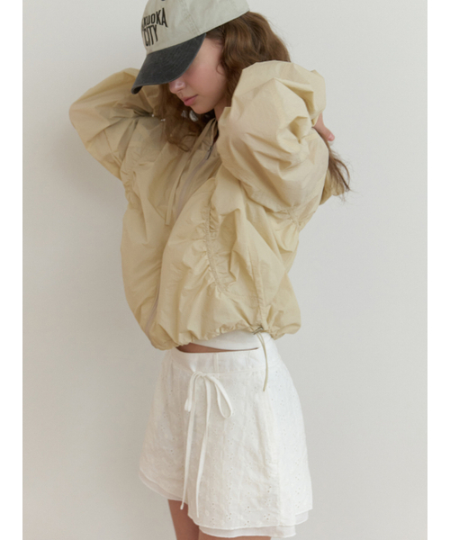RE_L(リエル)の「Dery shirring jumper (beige)(ナイロンジャケット・レディース・その他・FREE)」の1枚目の写真