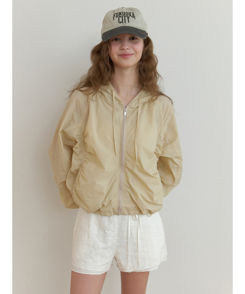 RE_L(リエル)の「Dery shirring jumper (beige)(ナイロンジャケット・レディース・その他・FREE)」の2枚目の写真