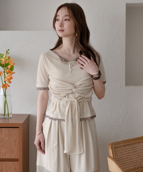 mideal(マイディール)の「twist ribbon layered tops / ツイストリボンレイヤードトップス(Tシャツ/カットソー・レディース・アイボリー/クリーム/ピンク・FREE)」の2枚目の写真