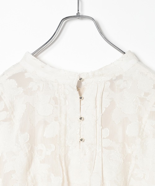 PAGEBOY（ページボーイ）の「【前後2WAY/オフショル仕様】レースジャガード2WAYブラウスショートスリーブ（シャツ/ブラウス・レディース・オフホワイト/グレー/ブラック/レッド・FREE）」の15枚目の写真