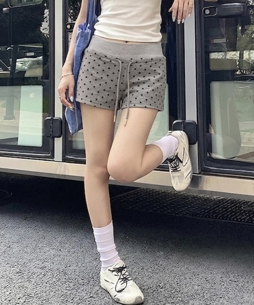 LADY LIKE(レディライク)の「ドット柄スウェットショートパンツ(スウェットパンツ・レディース・グレー/ブラック/ホワイト・M)」の17枚目の写真