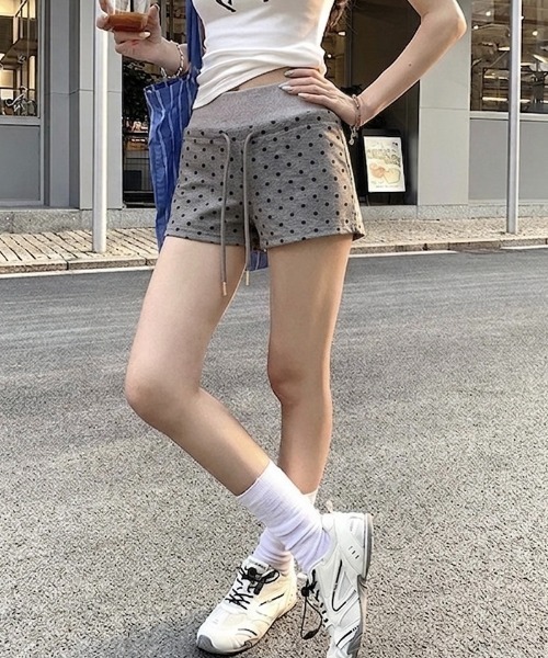 LADY LIKE(レディライク)の「ドット柄スウェットショートパンツ(スウェットパンツ・レディース・グレー/ブラック/ホワイト・M)」の18枚目の写真