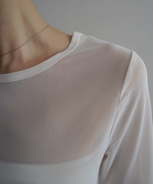 Rashik（ラシク）の「【Rashik】袖シャーリングシアートップス（Tシャツ/カットソー・レディース・ホワイト/ブラック/チャコール・FREE）」の6枚目の写真