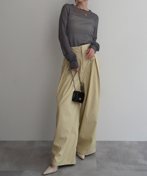 Rashik（ラシク）の「【Rashik】袖シャーリングシアートップス（Tシャツ/カットソー・レディース・ホワイト/ブラック/チャコール・FREE）」の17枚目の写真