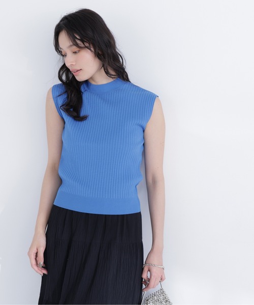 NATURAL BEAUTY BASIC(ナチュラルビューティーベーシック)の「プリーツリブハイネックニット(ニット/セーター・レディース・ブラック/ブルー/グレー/オフホワイト・フリ-)」の4枚目の写真