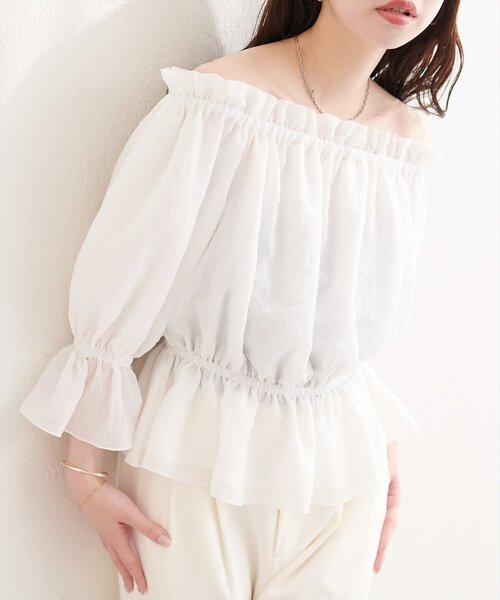 natural couture(ナチュラルクチュール)の「チューリップ柄オフショルペプラムブラウス(シャツ/ブラウス・レディース・イエロー/ピンク/ブルー/オフホワイト・FREE)」の22枚目の写真