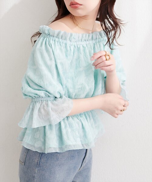 natural couture(ナチュラルクチュール)の「チューリップ柄オフショルペプラムブラウス(シャツ/ブラウス・レディース・イエロー/ピンク/ブルー/オフホワイト・FREE)」の8枚目の写真
