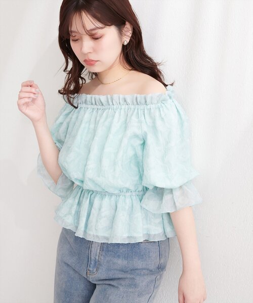 natural couture(ナチュラルクチュール)の「チューリップ柄オフショルペプラムブラウス(シャツ/ブラウス・レディース・イエロー/ピンク/ブルー/オフホワイト・FREE)」の9枚目の写真