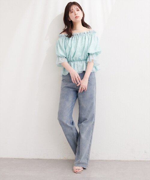 natural couture(ナチュラルクチュール)の「チューリップ柄オフショルペプラムブラウス(シャツ/ブラウス・レディース・イエロー/ピンク/ブルー/オフホワイト・FREE)」の10枚目の写真