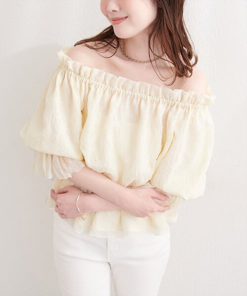 natural couture(ナチュラルクチュール)の「チューリップ柄オフショルペプラムブラウス(シャツ/ブラウス・レディース・イエロー/ピンク/ブルー/オフホワイト・FREE)」の13枚目の写真