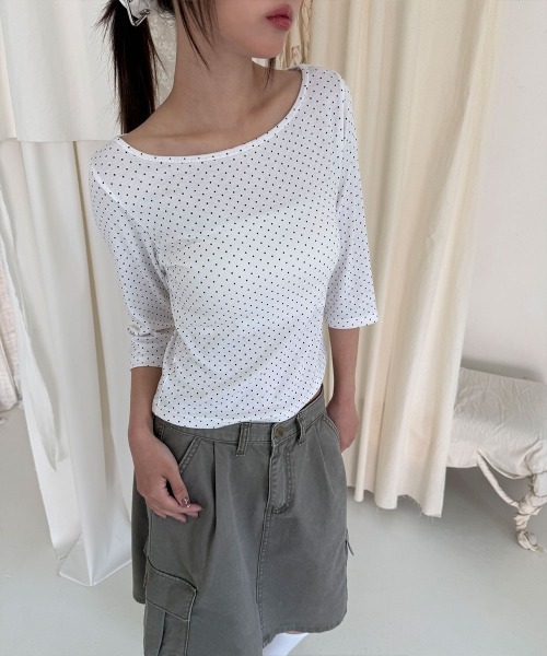 4INT.（フォイント）の「ドット ラウンドネック 7分袖 Tシャツ（Tシャツ/カットソー・レディース・グレー/ブラック/チャコール/ホワイト・FREE）」の14枚目の写真
