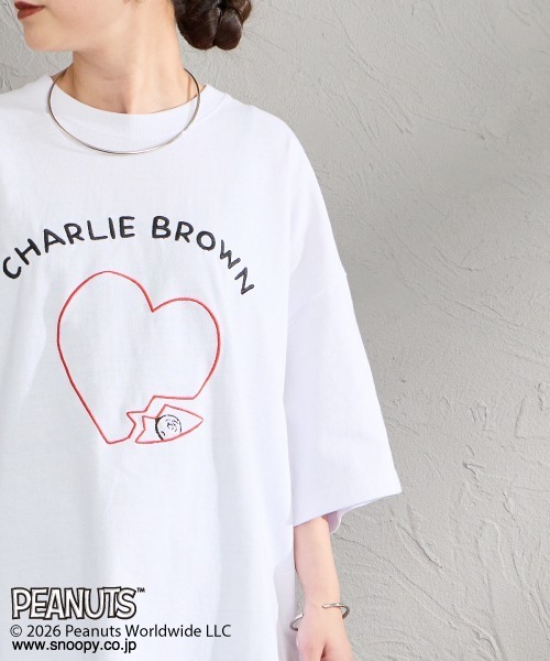 PEANUTS（ピーナッツ）の「[PEANUTS×JEANS FACTORY/ピーナッツ×ジーンズ ファクトリー] チャーリー・ブラウン / ハート刺繍プリントTシャツ（Tシャツ/カットソー・レディース・アッシュグレー/ホワイト/スミクロ・S/M/L）」の19枚目の写真