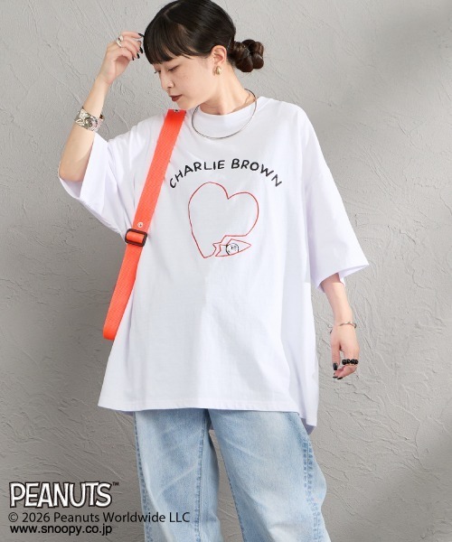 PEANUTS（ピーナッツ）の「[PEANUTS×JEANS FACTORY/ピーナッツ×ジーンズ ファクトリー] チャーリー・ブラウン / ハート刺繍プリントTシャツ（Tシャツ/カットソー・レディース・アッシュグレー/ホワイト/スミクロ・S/M/L）」の12枚目の写真