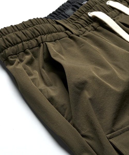 NO ID.(ノーアイディ)の「【NO ID.】Multi Pocket Easy Wide Pants / マルチポケット イージー ワイド パンツ(カーゴパンツ・メンズ・ブラック/グレー/カーキ・2/1)」の13枚目の写真