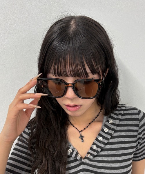WEGO（ウィゴー）の「WEGO/ミニモチーフカラーレンズアイウェア（サングラス・レディース・ブラック/グレー/その他1・FREE）」の3枚目の写真