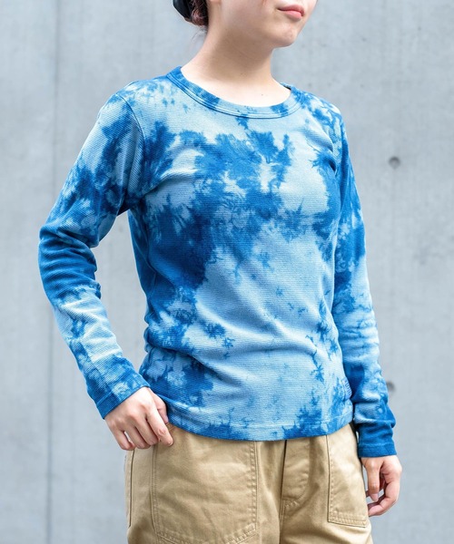 OMNIGOD（オムニゴッド）の「[OMNIGOD womens / オムニゴッド] KLフライス (手染めインディゴ) ロングスリーブＴシャツ（Tシャツ/カットソー・レディース・インディゴブルー・3/2）」の2枚目の写真