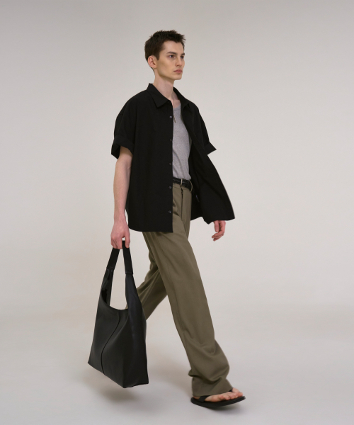 SSIN AND LEE（シンアンドリー）の「ライトコットンオーバーサイズハーフシャツブラック（シャツ/ブラウス・メンズ・その他・MEDIUM/LARGE）」の3枚目の写真