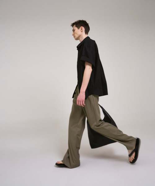 SSIN AND LEE（シンアンドリー）の「ライトコットンオーバーサイズハーフシャツブラック（シャツ/ブラウス・メンズ・その他・MEDIUM/LARGE）」の4枚目の写真