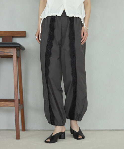 Firsthand(ファーストハンド)の「Firsthand/ファーストハンド ナイロン レース ワイド イージーパンツ(その他パンツ・レディース・ブラック/チャコールグレー・MEDIUM/SMALL)」の3枚目の写真