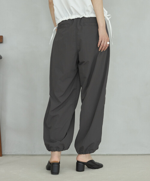 Firsthand(ファーストハンド)の「Firsthand/ファーストハンド ナイロン レース ワイド イージーパンツ(その他パンツ・レディース・ブラック/チャコールグレー・MEDIUM/SMALL)」の9枚目の写真