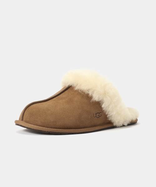 UGG(アグ)の「UGG W Scuffette II 1106872-CHE(サンダル・レディース・タン・22cm/23cm/24cm/25cm)」の2枚目の写真