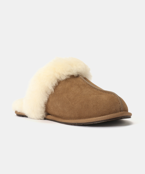 UGG(アグ)の「UGG W Scuffette II 1106872-CHE(サンダル・レディース・タン・22cm/23cm/24cm/25cm)」の5枚目の写真