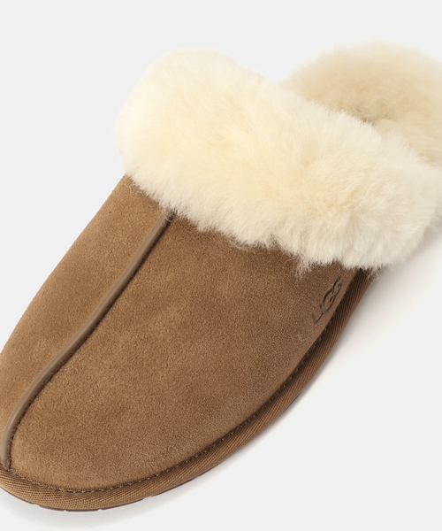 UGG(アグ)の「UGG W Scuffette II 1106872-CHE(サンダル・レディース・タン・22cm/23cm/24cm/25cm)」の6枚目の写真