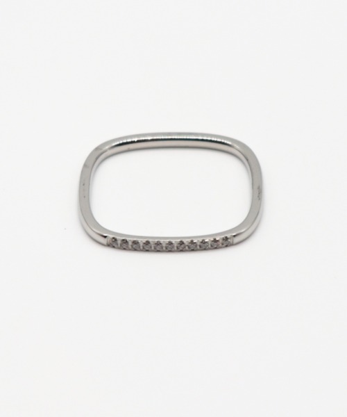 Bilan(ビラン)の「【BILAN】 ( 金属アレルギー軽減 サージカルステンレス ) Zirconia Square Ring / ジルコニアスクエアリング(リング・レディース・ゴールド/シルバー・14号/11号)」の2枚目の写真