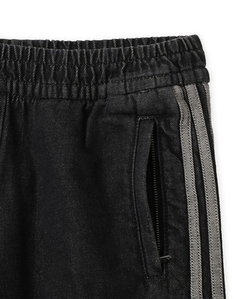 adidas（アディダス）の「adidas MID RISE 2-IN-1 DENIM PANT / アディダス ミッドライズ 2イン1 デニム パンツ（カーゴパンツ・レディース・ブラック・S/M/L）」の3枚目の写真