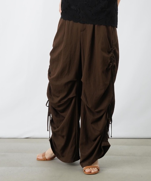 LUCA/LADY LUCK LUCA（ルカ/レディラックルカ）の「LC/LLL サイドドロストパンツ/ドロストシャーリングパンツ（その他パンツ・レディース・ブラウン/ネイビー・FREE）」の6枚目の写真