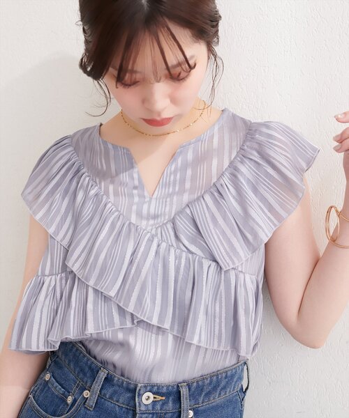 natural couture(ナチュラルクチュール)の「スキッパーフリルブラウス(シャツ/ブラウス・レディース・ブルー/ピンク/ブラック/オフホワイト/ミント・FREE)」の4枚目の写真