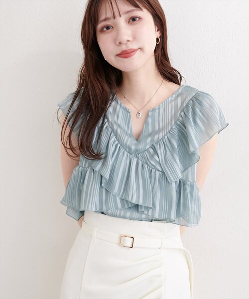 natural couture(ナチュラルクチュール)の「スキッパーフリルブラウス(シャツ/ブラウス・レディース・ブルー/ピンク/ブラック/オフホワイト/ミント・FREE)」の3枚目の写真