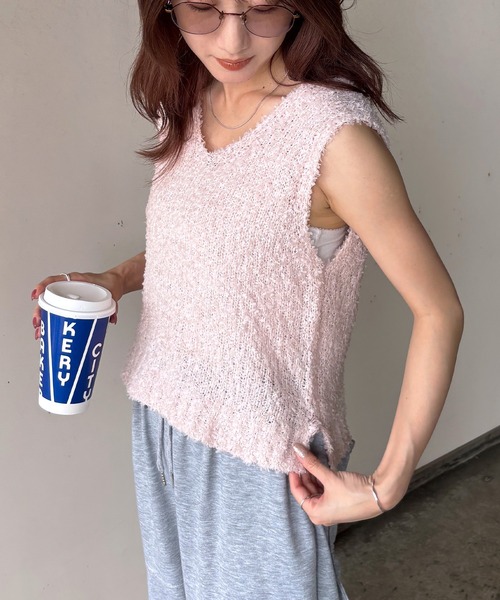 ISOOK（アイスー）の「【ISOOK / アイスー】チョウチョヤーンニットベスト / フェザーヤーン Vネック サマーニット 春夏ニット レイヤード ノースリーブ ZOZOTOWN限定（タンクトップ・レディース・ピンク/イエロー/アイボリー・FREE）」の21枚目の写真