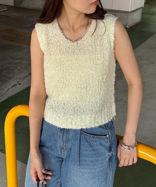 ISOOK（アイスー）の「【ISOOK / アイスー】チョウチョヤーンニットベスト / フェザーヤーン Vネック サマーニット 春夏ニット レイヤード ノースリーブ ZOZOTOWN限定（タンクトップ・レディース・ピンク/イエロー/アイボリー・FREE）」の7枚目の写真