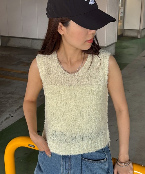 ISOOK（アイスー）の「【ISOOK / アイスー】チョウチョヤーンニットベスト / フェザーヤーン Vネック サマーニット 春夏ニット レイヤード ノースリーブ ZOZOTOWN限定（タンクトップ・レディース・ピンク/イエロー/アイボリー・FREE）」の6枚目の写真