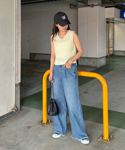 ISOOK（アイスー）の「【ISOOK / アイスー】チョウチョヤーンニットベスト / フェザーヤーン Vネック サマーニット 春夏ニット レイヤード ノースリーブ ZOZOTOWN限定（タンクトップ・レディース・ピンク/イエロー/アイボリー・FREE）」の11枚目の写真