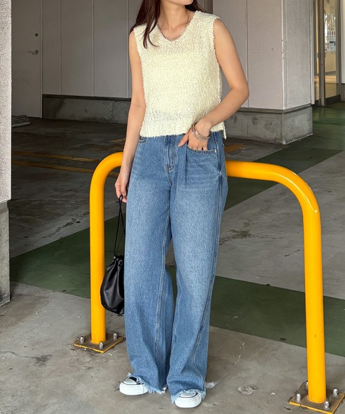 ISOOK（アイスー）の「【ISOOK / アイスー】チョウチョヤーンニットベスト / フェザーヤーン Vネック サマーニット 春夏ニット レイヤード ノースリーブ ZOZOTOWN限定（タンクトップ・レディース・ピンク/イエロー/アイボリー・FREE）」の15枚目の写真